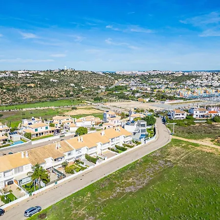 بيت للعطل Marina Vista Retreat